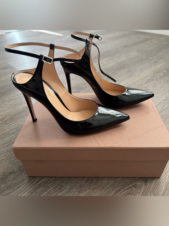 Gianvito Rossi Shoes - Gianvito Rossi Black Patent Pointed-Toe Ankle-Strap Heels